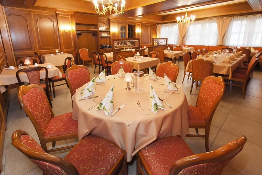 Hotel-Restaurant Breitenbacher Hof Hürth Exteriör bild