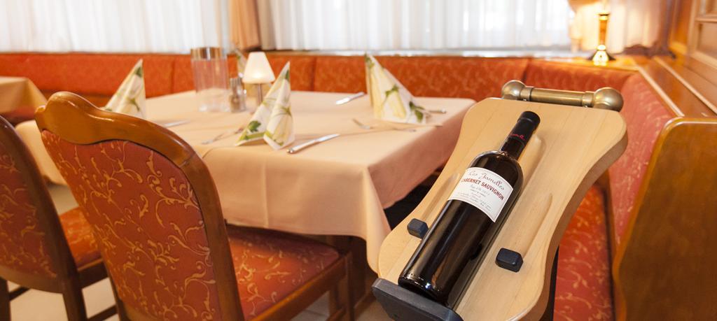 Hotel-Restaurant Breitenbacher Hof Hürth Exteriör bild